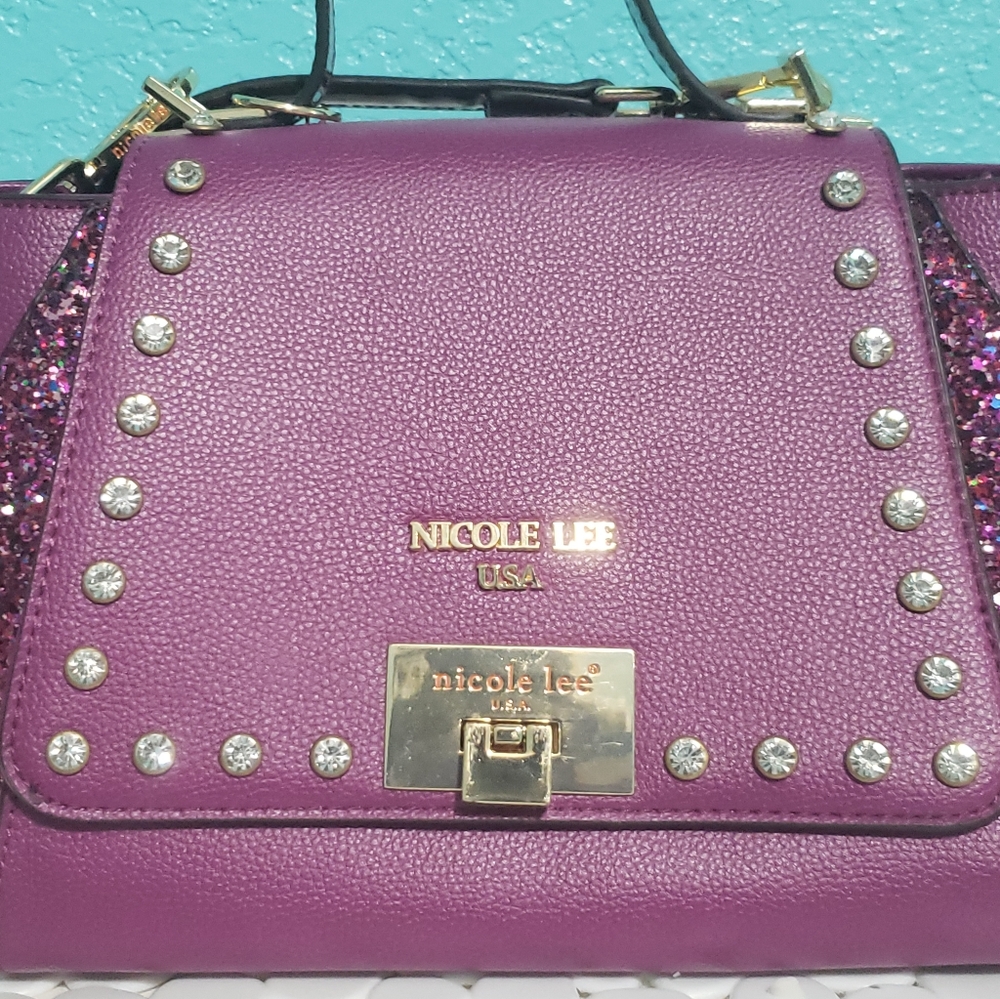 A purple bag💜